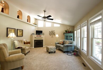 Large Gathering room<|><|>