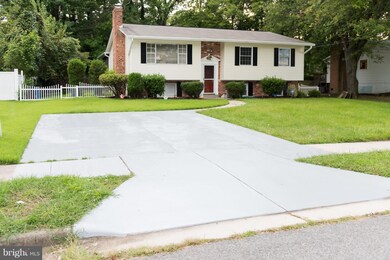 7613 Devries Dr, Lorton, VA 22079 - photo 2