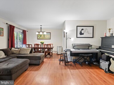 1928 Hull Rd, Vienna, VA 22182 - photo 6