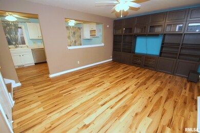 1132 Fairlane Dr, Bettendorf, IA 52722 - photo 3