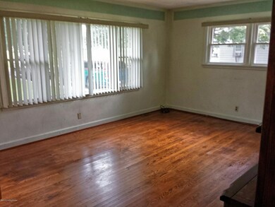 5506 E Manslick Rd, Louisville, KY 40219 - photo 6