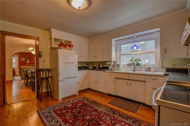 Charming country kitchen, spacious with some updat