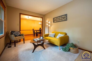 3336 SW Birchwood Cir, Topeka, KS 66614 - photo 4