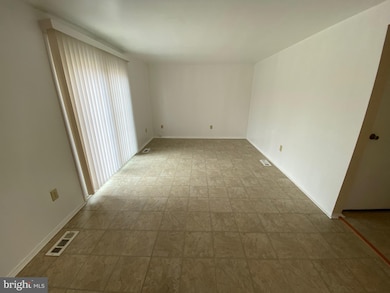 18917 Abbotsford Cir, Germantown, MD 20876 - photo 5