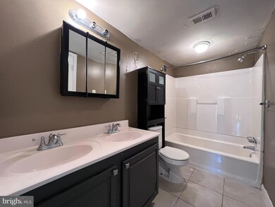 Lafayette Park unit 205, Falls Church, VA 22041 - photo 7