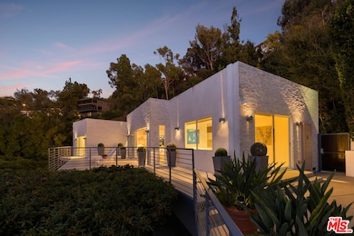 9422 Readcrest Dr, Beverly Hills, CA 90210 - photo 4