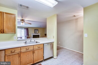 10933 Postern Ct unit 36, Manassas, VA 20109 - photo 5