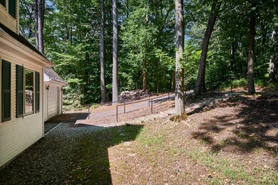 51 Morgan Cir, Amherst, MA 01002 - photo 5