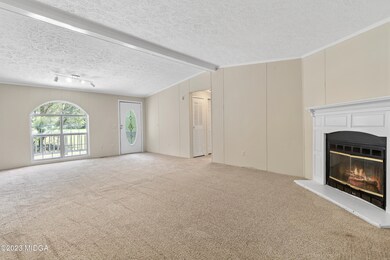 165 Alview Dr-00056
