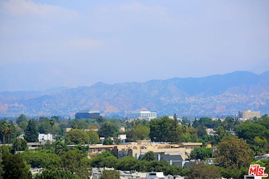 11851 Laurelwood Dr unit 112, Studio City, CA 91604 - photo 2