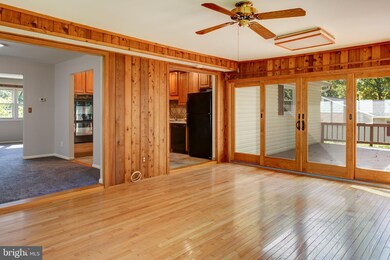 9426 Winterberry Ln, Fairfax, VA 22032 - photo 7