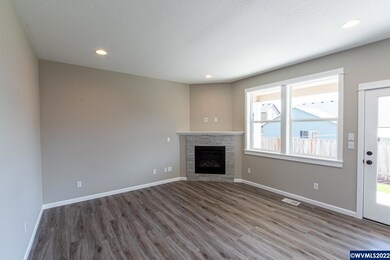 1233 S 10th St, Independence, OR 97351 - photo 4