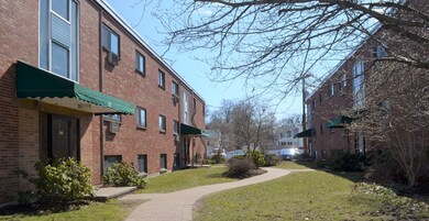 592 American Legion Hwy unit 12, Roslindale, MA 02131 - photo 2