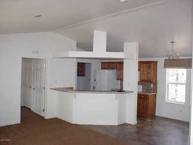 Kitchen & dining area