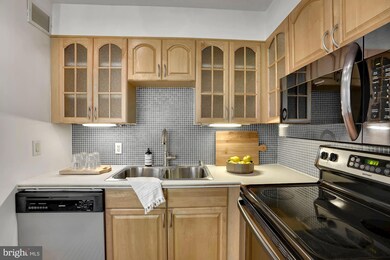 The Gibson unit 404, Washington, DC 20037 - photo 6