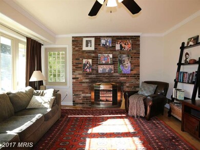 121 Kingsley Rd SW, Vienna, VA 22180 - photo 3