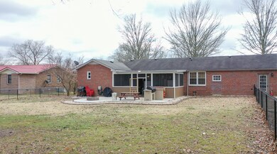 504 Cloverdale Rd, Shelbyville, TN 37160 - photo 4
