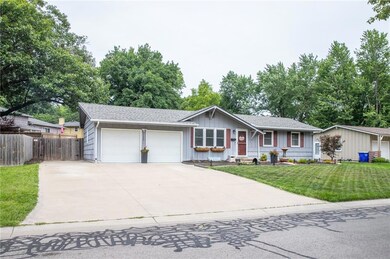 7110 Edgewood Blvd, Shawnee, KS 66203 - photo 2