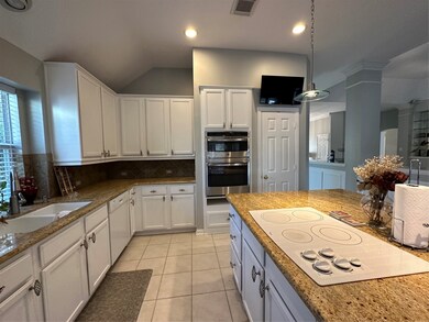 18818 Meadow Ln, Tomball, TX 77377 - photo 7