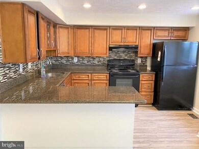 19101 Willow Spring Dr, Germantown, MD 20874 - photo 4