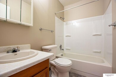 11501 Richland Dr unit 4, Omaha, NE 68138 - photo 7