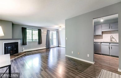 7301 W 101st St unit 312, Bloomington, MN 55438 - photo 2