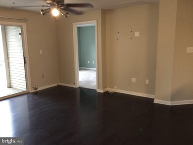 1067 Gardenview Loop unit 204, Woodbridge, VA 22191 - photo 7