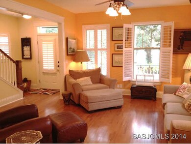Working Shutters Open & Close