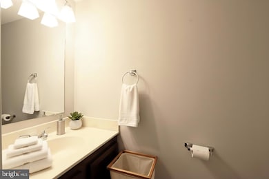 3256 Tayloe Ct, Herndon, VA 20171 - photo 7