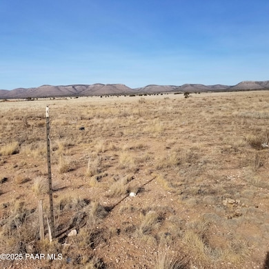3124 W Malapai Rd, Paulden, AZ 86334 - photo 2