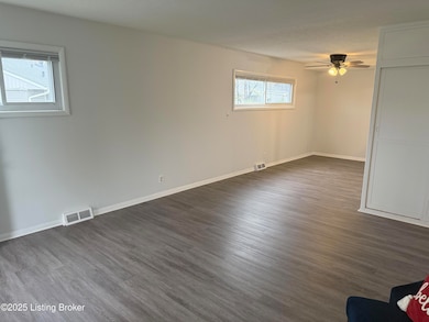 4924 Warbler Way, Louisville, KY 40213 - photo 4