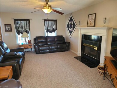 2762 Hayfield Dr, Asheboro, NC 27205 - photo 3