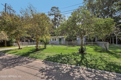 6770 Tinkerbell Ln, Jacksonville, FL 32210 - photo 4