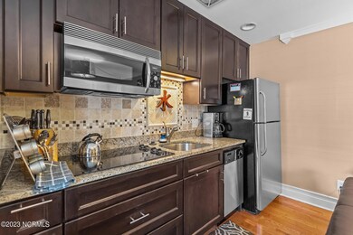 6-kitchen_closeup