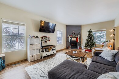 1611 Fredericksburg Ln unit 1, Aurora, IL 60503 - photo 2