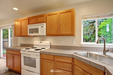 unlisted-address, Everett, WA 98208 - photo 6