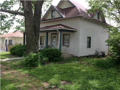 East facing front porch to spend summer evening in