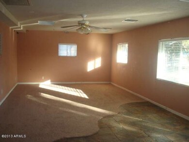 1611 E Cedar St 027