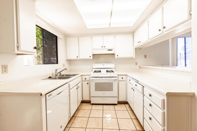 34334 Laura Way, Rancho Mirage, CA 92270 - photo 6