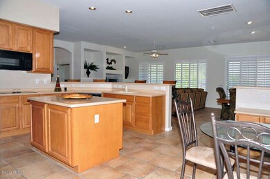 kitchen / breakfast room