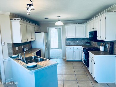 230 Charlene Dr, Byram, MS 39272 - photo 4