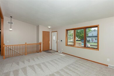 1722 12th St, Des Moines, IA 50314 - photo 6
