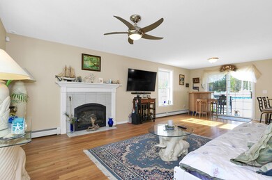 15 Pondview Rd Old Orchard-large-003-001