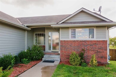 Close proximity to I-135, restaurants, and shops.