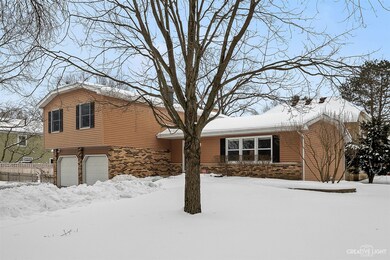 80 Redstart Rd, Naperville, IL 60565 - photo 2