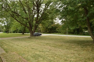Great front yard on a private street