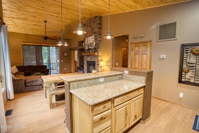 004_Kitchen