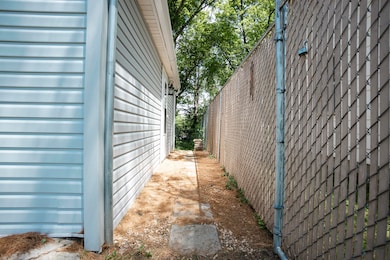 1443 6th St West Plains 29