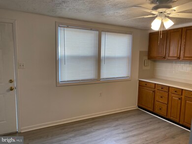 3306 Kessler Ct, Halethorpe, MD 21227 - photo 4