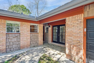 119 N Jane St, Alvin, TX 77511 - photo 4